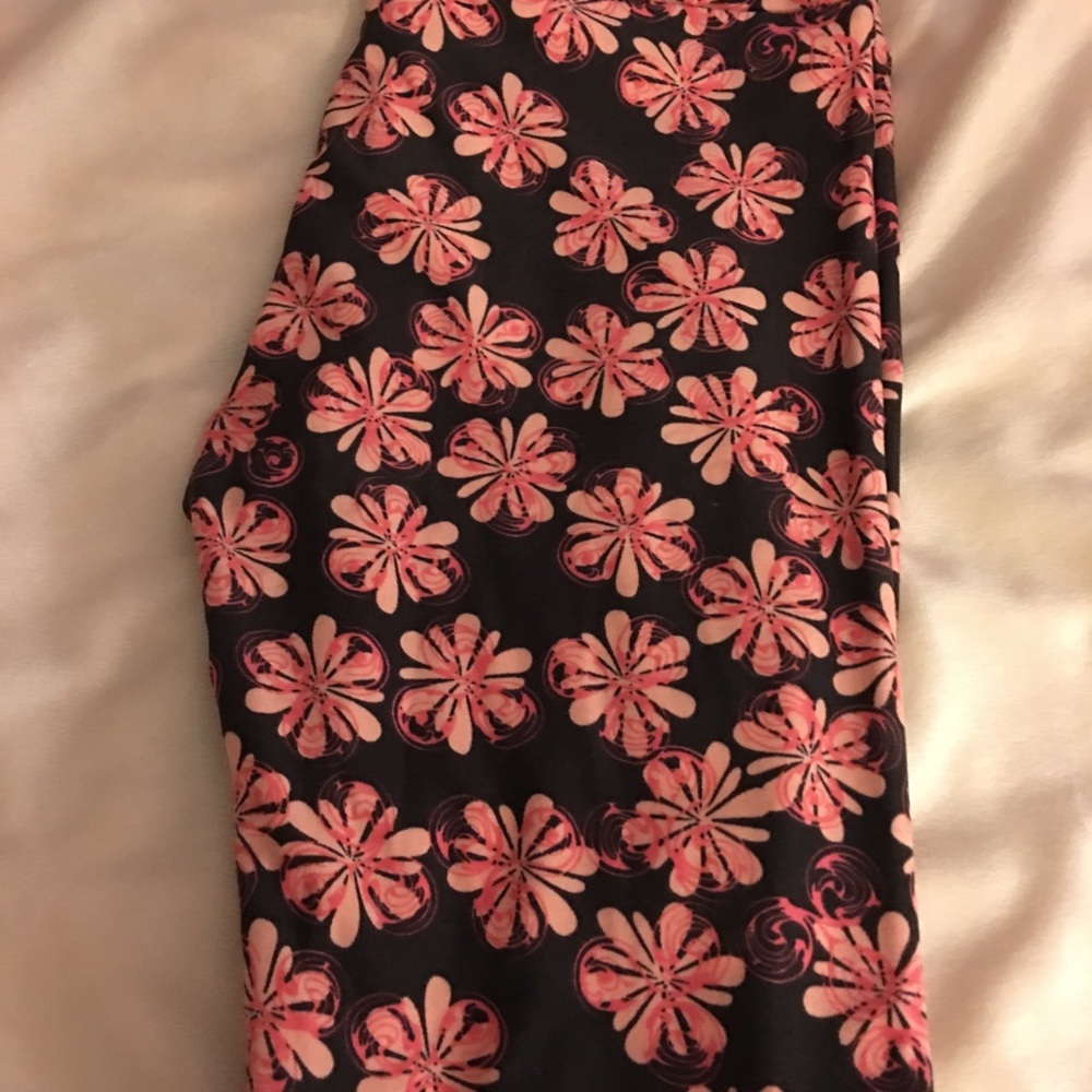 NWOT Pink Floral LLR OS leggings
